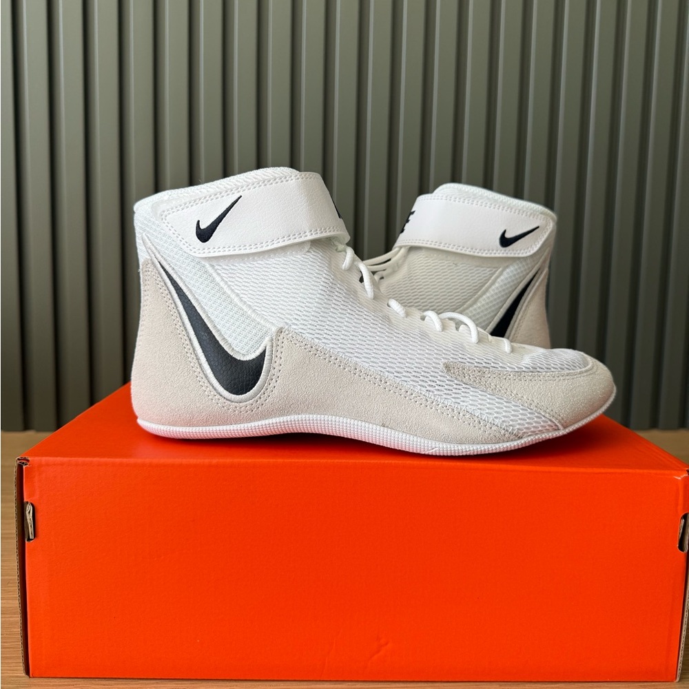 Nike Speedsweep VIII Wrestling Shoes 
White and Black Athletic Shoes